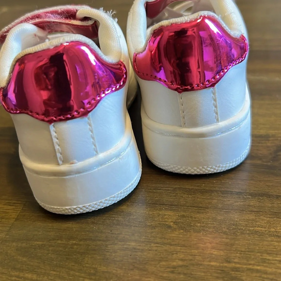 Steve Madden Sneakers Pink white Metallic 5C Slip On - Picture 4 of 5